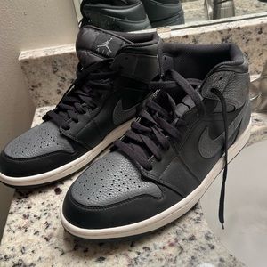 Nike Air Jordan 1 mid, Men’s size 11.5